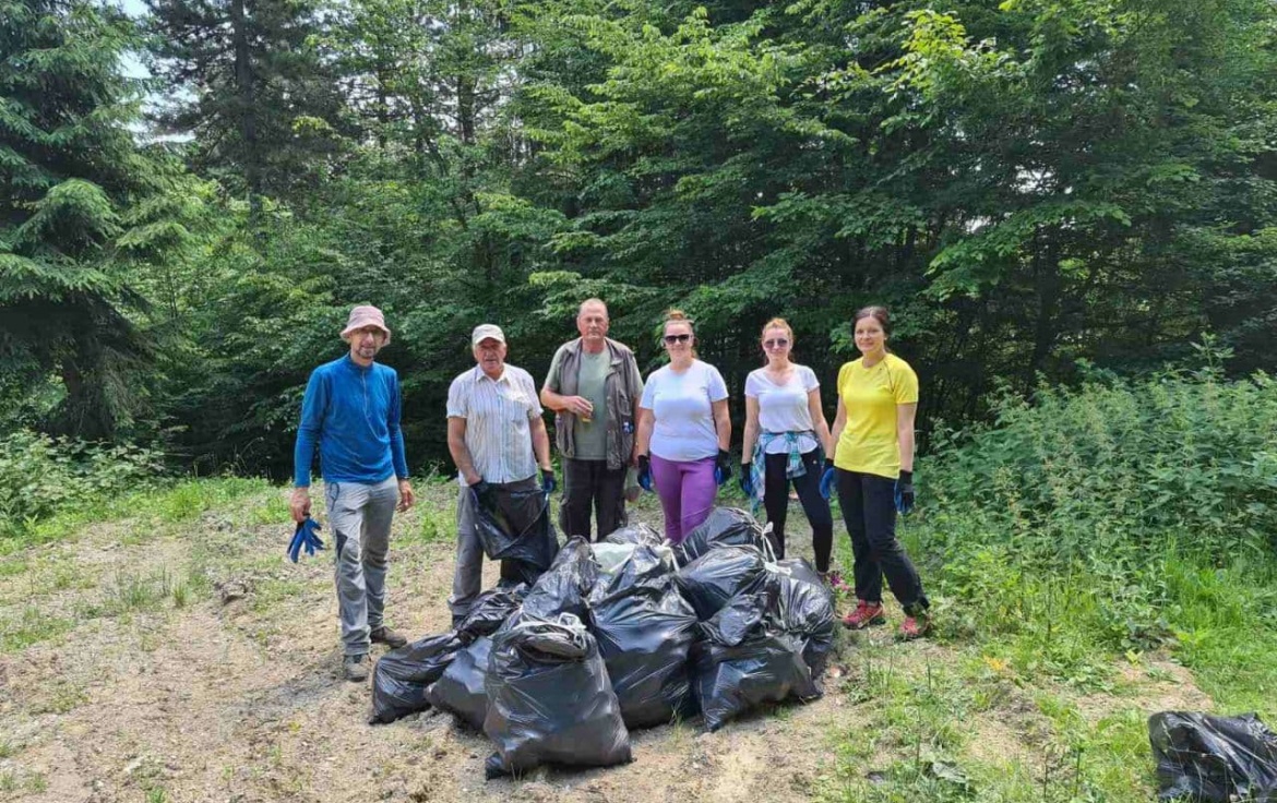 Članovi planinarskog društva "SMOLIN" uz podršku naše kompanije očistili izletište