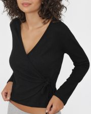Top Anela